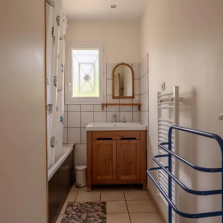 Ferienhaus Maison A Acces Direct Bassin A 50m 3 *